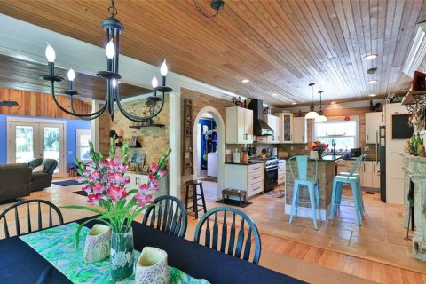 Villa ou maison à vendre à New Smyrna Beach, Floride: 3 chambres, 267.56 m2 № 1750541 - photo 17