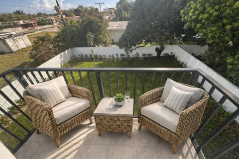 House in Fort Lauderdale, Florida 3 bedrooms № 2194793 - photo 5