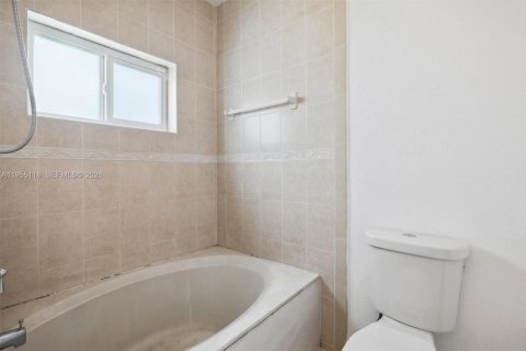 Villa ou maison à louer à Miami, Floride: 4 chambres, 151.71 m2 № 2010961 - photo 20