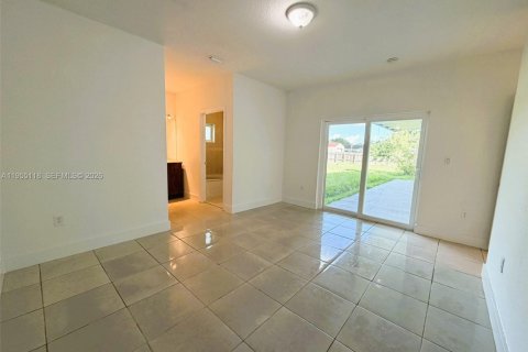 Villa ou maison à louer à Miami, Floride: 4 chambres, 151.71 m2 № 2010961 - photo 15