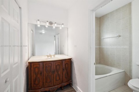 Villa ou maison à louer à Miami, Floride: 4 chambres, 151.71 m2 № 2010961 - photo 18