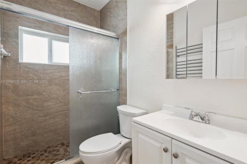 Villa ou maison à louer à Miami, Floride: 4 chambres, 151.71 m2 № 2010961 - photo 24