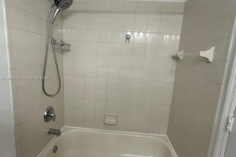 Adosado en alquiler en Riviera Beach, Florida, 2 dormitorios, 113.43 m2 № 2021956 - foto 18