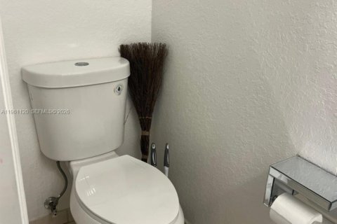 Adosado en alquiler en Riviera Beach, Florida, 2 dormitorios, 113.43 m2 № 2021956 - foto 8