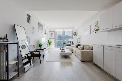 Condominio en venta en Miami, Florida, 1 dormitorio, 76.74 m2 № 1492206 - foto 1