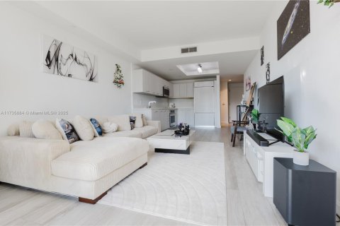 Condominio en venta en Miami, Florida, 1 dormitorio, 76.74 m2 № 1492206 - foto 2