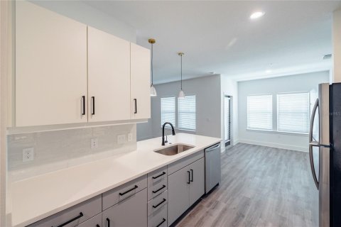 Apartamento en alquiler en Sarasota, Florida, 1 dormitorio, 93.37 m2 № 1551759 - foto 4