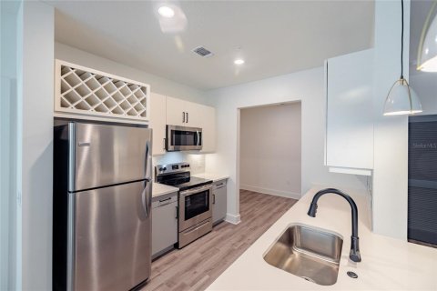 Apartamento en alquiler en Sarasota, Florida, 1 dormitorio, 93.37 m2 № 1551759 - foto 3