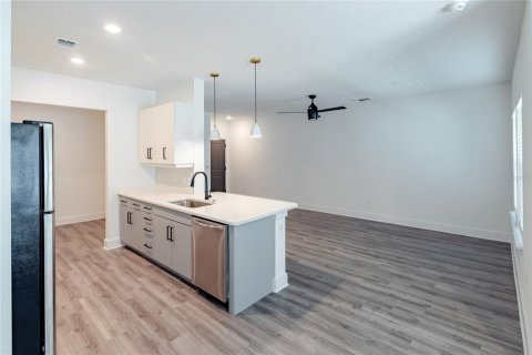 Apartamento en alquiler en Sarasota, Florida, 1 dormitorio, 93.37 m2 № 1551759 - foto 6
