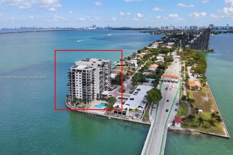 Condo in Miami, Florida, 2 bedrooms  № 1878004 - photo 19