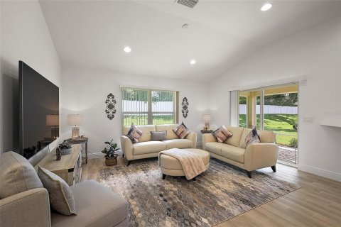 House in Oxford, Florida 3 bedrooms, 153.57 sq.m. № 1812835 - photo 11