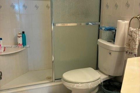 Condo in Riviera Beach, Florida, 1 bedroom № 2351187 - photo 8