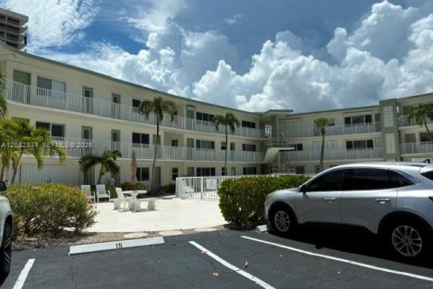 Condo in Riviera Beach, Florida, 1 bedroom  № 2351187