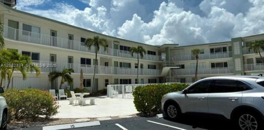 Condo in Riviera Beach, Florida, 1 bedroom № 2351187