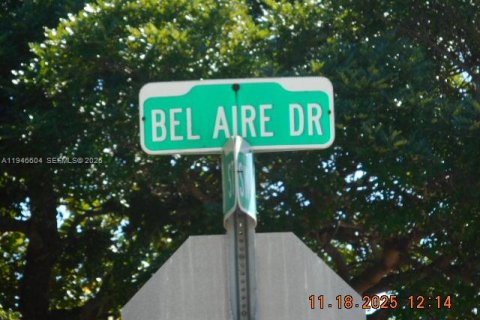 Casa en venta en Cutler Bay, Florida, 3 dormitorios, 223.34 m2 № 2002634 - foto 19