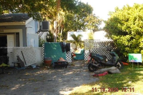 Casa en venta en Cutler Bay, Florida, 3 dormitorios, 223.34 m2 № 2002634 - foto 4