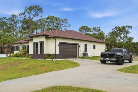 House in Naples, Florida 3 bedrooms № 2057352 - photo 3