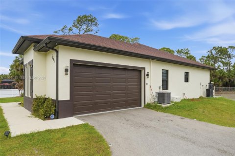 House in Naples, Florida 3 bedrooms № 2057352 - photo 2