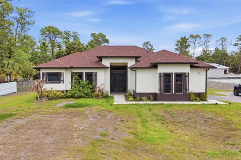 House in Naples, Florida 3 bedrooms № 2057352