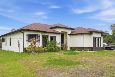 House in Naples, Florida 3 bedrooms № 2057352 - photo 4