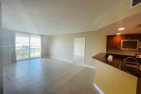 Copropriété à vendre à Hallandale Beach, Floride: 2 chambres, 106.84 m2 № 1945701 - photo 4