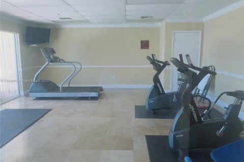 Copropriété à vendre à Hallandale Beach, Floride: 2 chambres, 106.84 m2 № 1945701 - photo 18