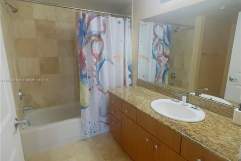Copropriété à vendre à Hallandale Beach, Floride: 2 chambres, 106.84 m2 № 1945701 - photo 12
