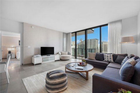 Condominio en alquiler en Miami, Florida, 1 dormitorio, 92.62 m2 № 1926556 - foto 9