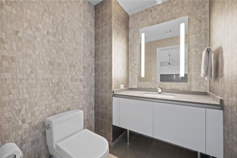 Condominio en alquiler en Miami, Florida, 1 dormitorio, 92.62 m2 № 1926556 - foto 10