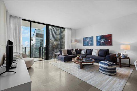 Condominio en alquiler en Miami, Florida, 1 dormitorio, 92.62 m2 № 1926556 - foto 8