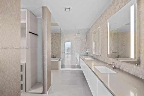 Condominio en alquiler en Miami, Florida, 1 dormitorio, 92.62 m2 № 1926556 - foto 19