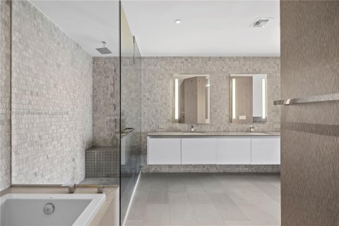 Condominio en alquiler en Miami, Florida, 1 dormitorio, 92.62 m2 № 1926556 - foto 22