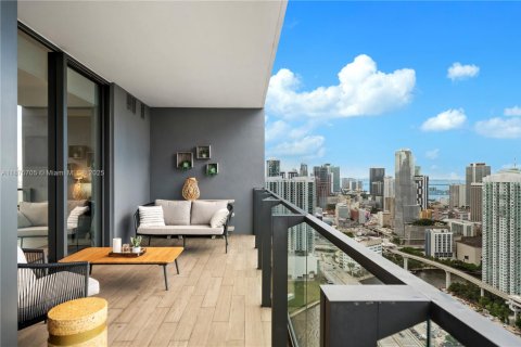 Condominio en alquiler en Miami, Florida, 1 dormitorio, 92.62 m2 № 1926556 - foto 11