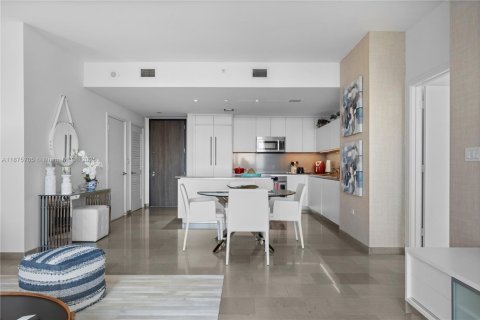 Condominio en alquiler en Miami, Florida, 1 dormitorio, 92.62 m2 № 1926556 - foto 6