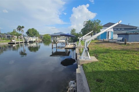 House in Punta Gorda, Florida 3 bedrooms, 160.16 sq.m. № 1808451 - photo 20
