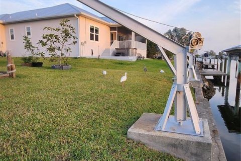 House in Punta Gorda, Florida 3 bedrooms, 160.16 sq.m. № 1808451 - photo 9