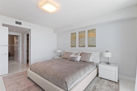 Condominio en venta en Sunny Isles Beach, Florida, 2 dormitorios, 143.16 m2 № 2030632 - foto 21