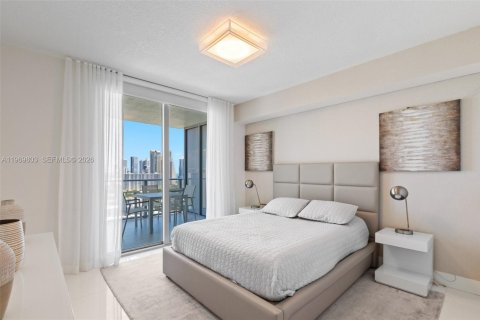 Condominio en venta en Sunny Isles Beach, Florida, 2 dormitorios, 143.16 m2 № 2030632 - foto 26