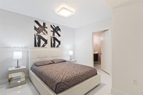 Condominio en venta en Sunny Isles Beach, Florida, 2 dormitorios, 143.16 m2 № 2030632 - foto 28