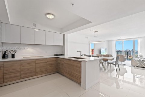 Condominio en venta en Sunny Isles Beach, Florida, 2 dormitorios, 143.16 m2 № 2030632 - foto 18