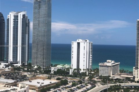 Condominio en venta en Sunny Isles Beach, Florida, 2 dormitorios, 143.16 m2 № 2030632 - foto 9