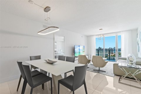 Condominio en venta en Sunny Isles Beach, Florida, 2 dormitorios, 143.16 m2 № 2030632 - foto 11