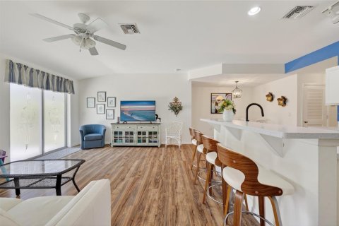 Casa en venta en Punta Gorda, Florida, 4 dormitorios, 167.69 m2 № 2197186 - foto 7