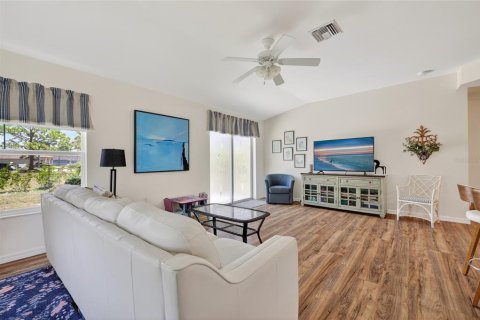 Casa en venta en Punta Gorda, Florida, 4 dormitorios, 167.69 m2 № 2197186 - foto 5