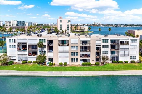 Copropriété à vendre à South Pasadena, Floride: 1 chambre, 79.43 m2 № 1761262 - photo 1