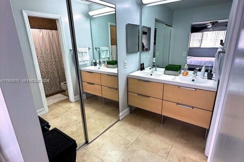 Купить кондоминиум в Майами, Флорида 2 спальни, 80.82м2, № 2048701 - фото 16