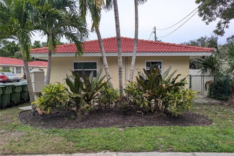 Immobilier commercial à vendre à Sarasota, Floride: 2 chambres, 107.02 m2 № 2431706 - photo 9