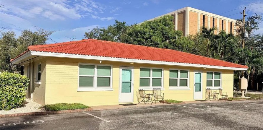 Immobilier commercial à Sarasota, Floride 2 chambres, 107.02 m2 № 2431706