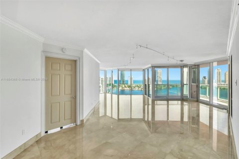 Condo in Aventura, Florida, 3 bedrooms  № 1370804 - photo 13