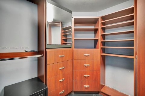 Condo in Aventura, Florida, 3 bedrooms  № 1370804 - photo 25